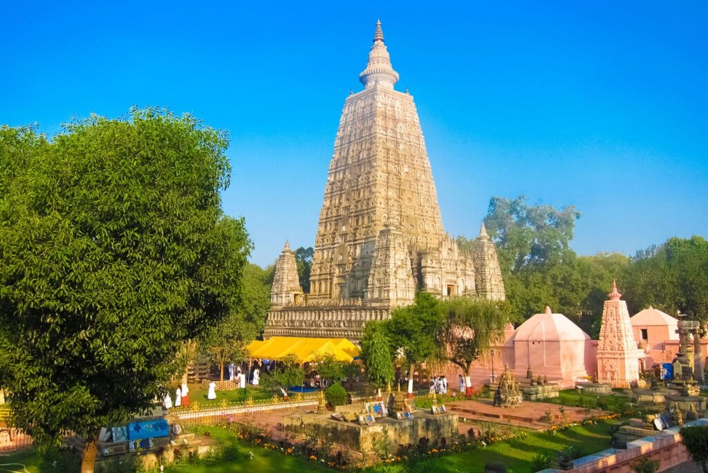 temple-Buddhist-Mahabodhi-Bihar-India-Bodh-Gaya 1